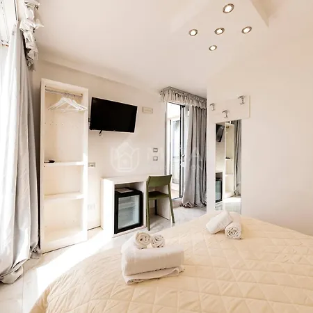 Riviera Luxury Rooms-2